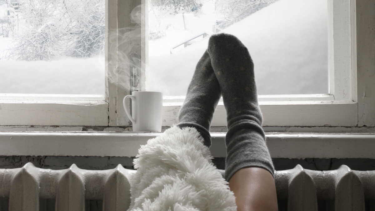 Pourquoi j'ai Toujours Froid aux Jambes en Hiver ? (Et Comment y Remédier)