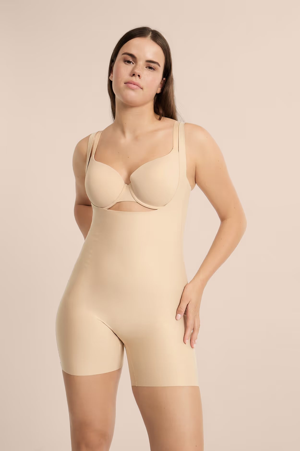 Combinaison gainante : du buste aux cuisses, invisible & grande taille
