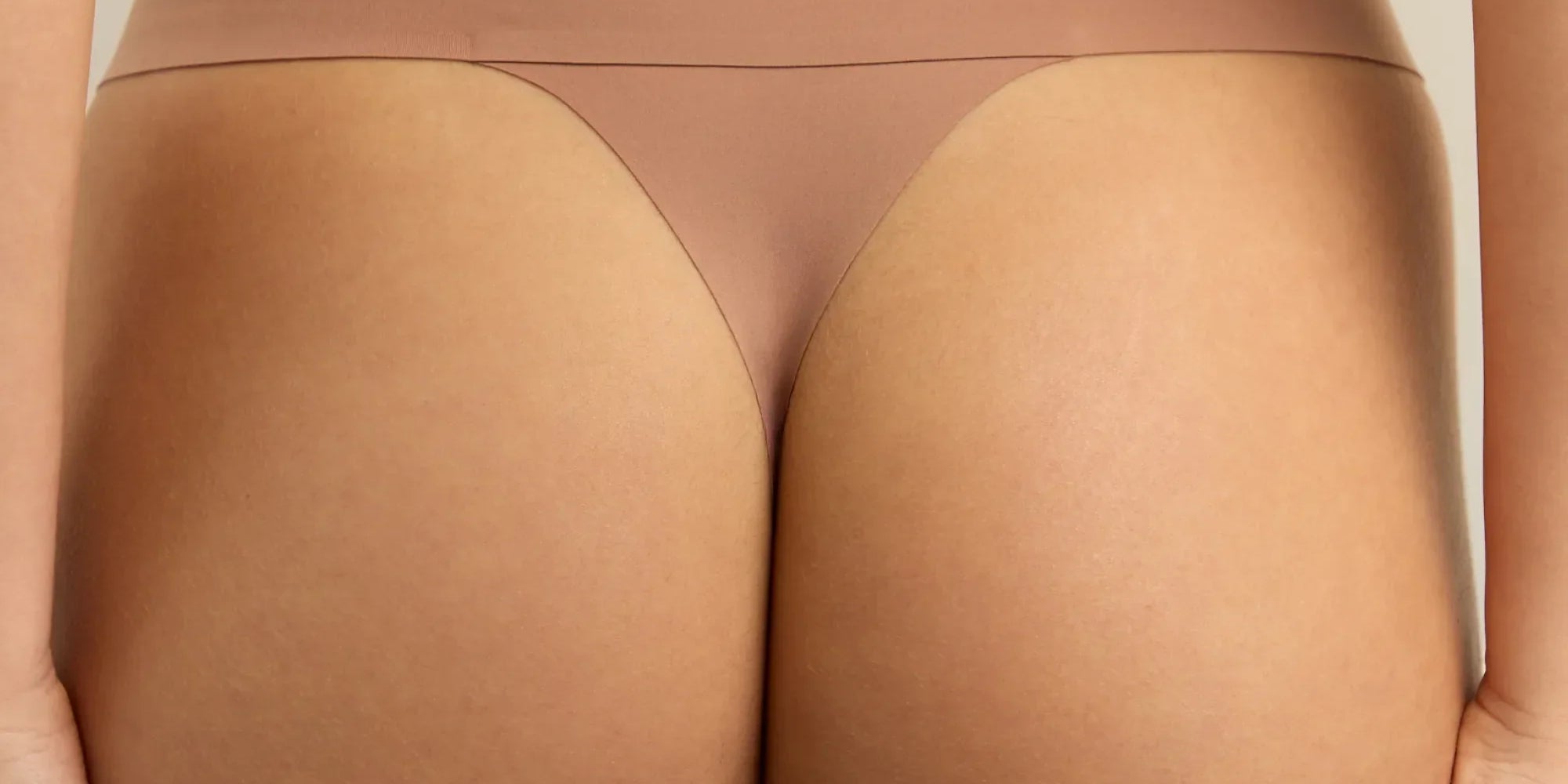 String gainant : ventre plat invisible
