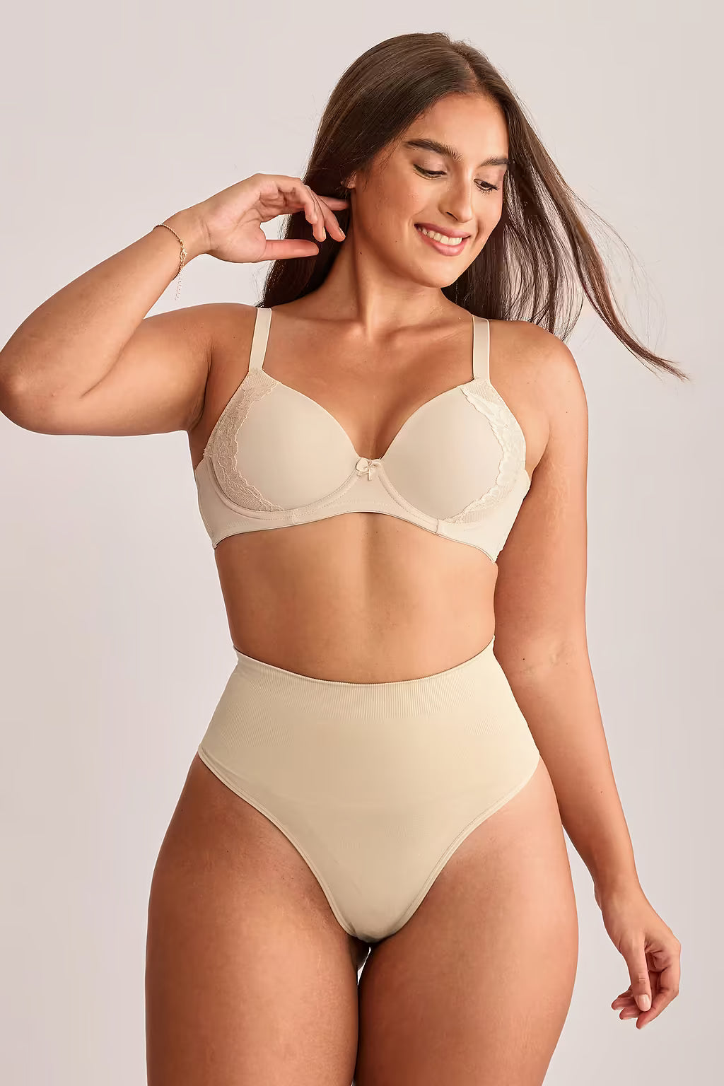femme_culotte_gainante_beige
