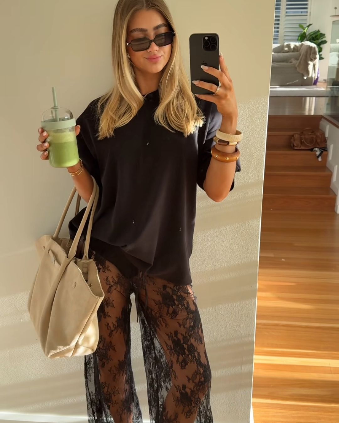 femme pantalon dentelle